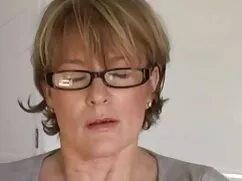 Violación de la chica peliculas en español de xxx en la mesa con un amigo de su